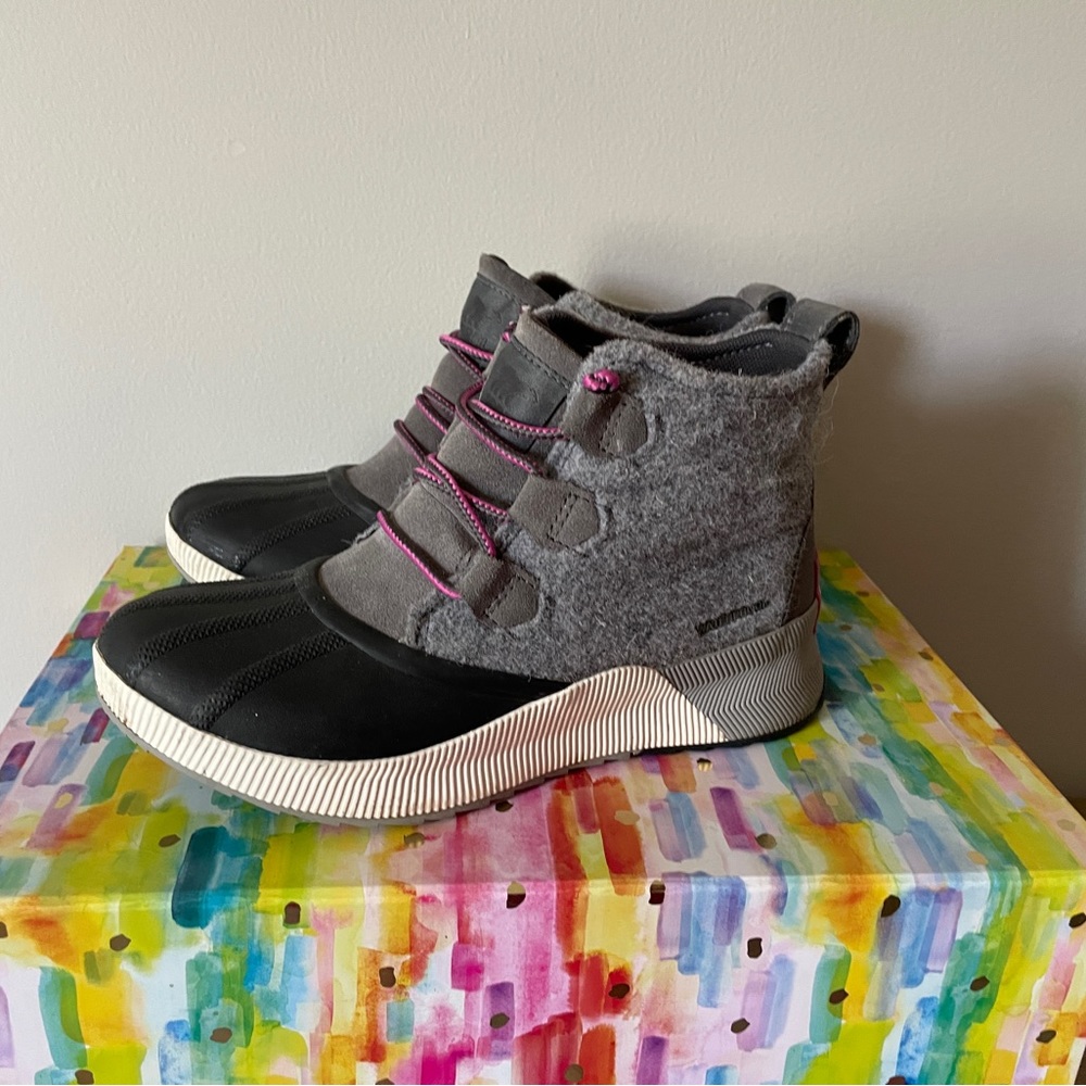 Sorel girls duck boots